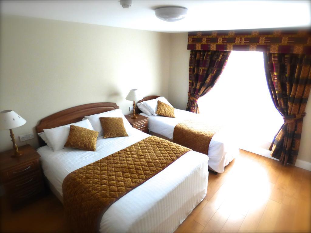 Cross Square Hotel Crossmaglen Room photo