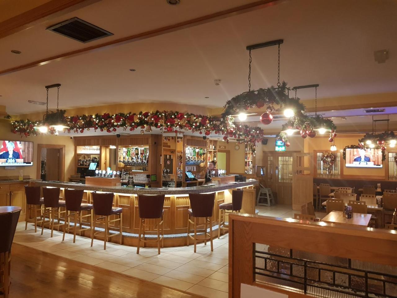 Cross Square Hotel Crossmaglen Exterior photo